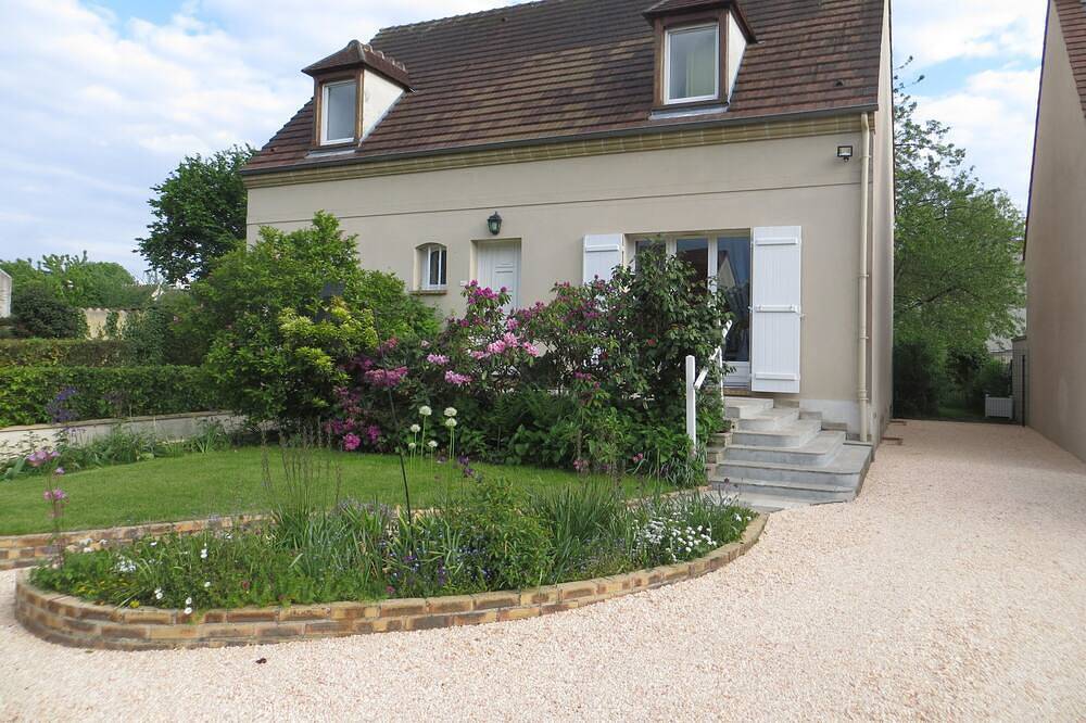 Pavillon très calme village de campagne , à 5mn du Rer A ,  à 40 mn de Paris in Courdimanche, Val-d'Oise
