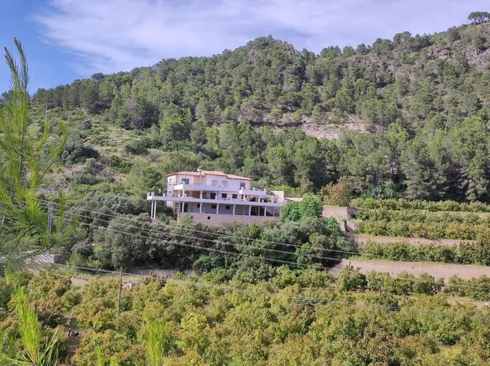 Casa rural para 10 personas, con piscina y jardín además de balcón y vistas - 1
