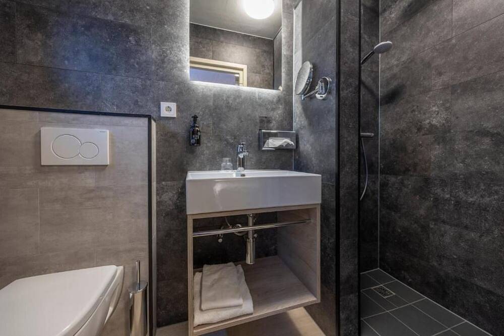 Ganze Wohnung, A Place You'll Surely Enjoy! Indoor Pool, Sauna Access, Close to Africa Museum! in Betuwe