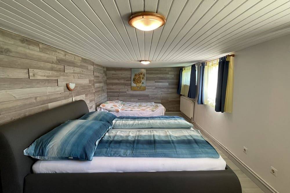Ferienhaus mit Pool in einem romatischen Ort am Nordplattensee in Balatonakali, Balatonfüredi járás