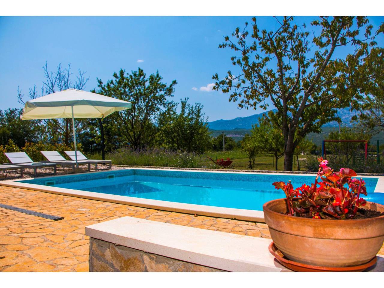 Romantisches Haus in Krušvar mit privatem Pool in Dalmatinisches Zagora