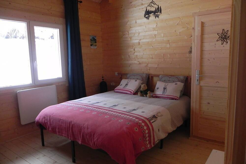 Pleasant, quiet 3*** chalet on hiking trails near La Bourboule in Murat-le-Quaire, Volcans d'Auvergne Regional Nature Park