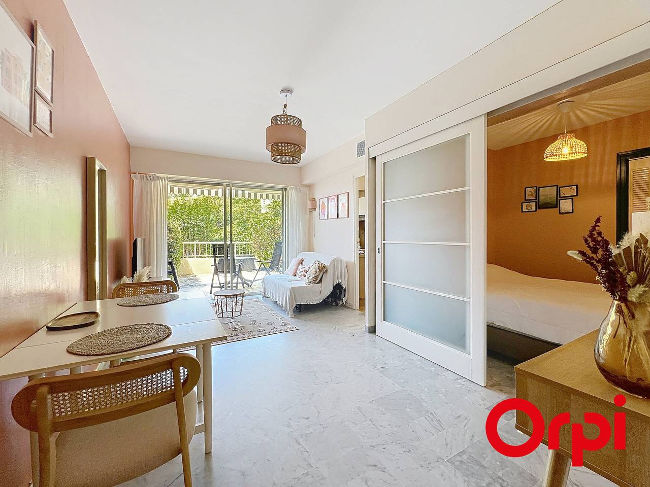 Entire studio, Menton apartment with pool and Wi-Fi in Menton, Nice region