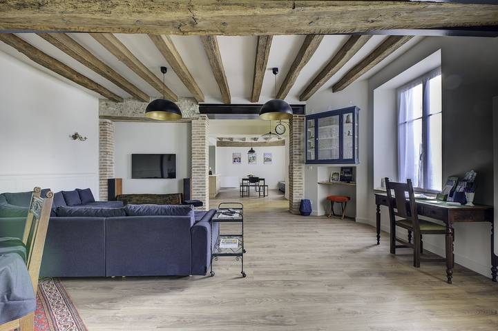 Location de vacances pour 10 personnes, avec jacuzzi et jardin à Esvres