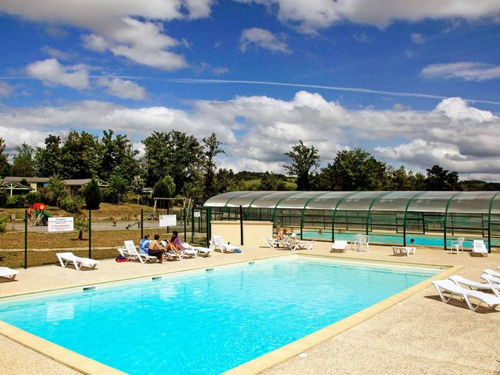 Location de vacances pour 6 personnes, avec terrasse et jardin à Beynat