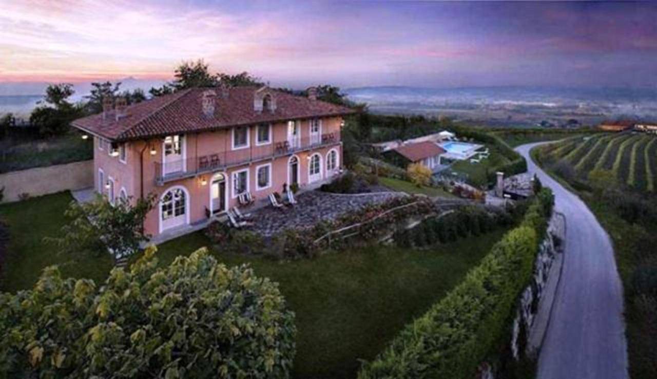Villa Bricco dei Cogni in La Morra, Langhe