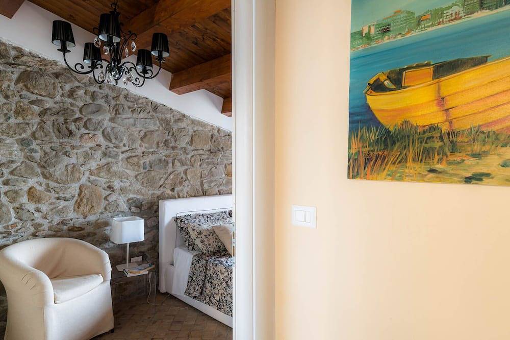 Magnífica villa con vistas al mar a pocos metros de la playa con jardín. in Letojanni, Provincia de Messina