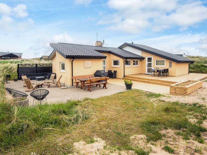 Ferienhaus für 6 Personen, mit Terrasse in Årgab