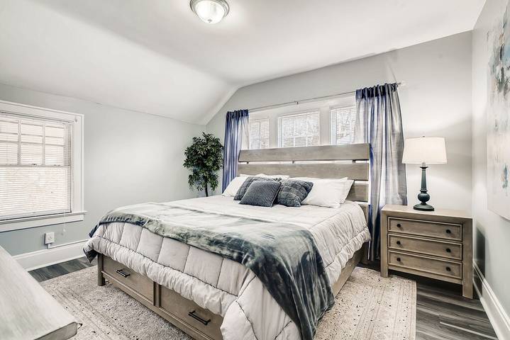 Vacation rental for 4 people, with terrace and yard in Columbus