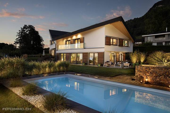 Location de vacances pour 7 personnes, avec Balcon ainsi que Jardin et Piscine à Blonay