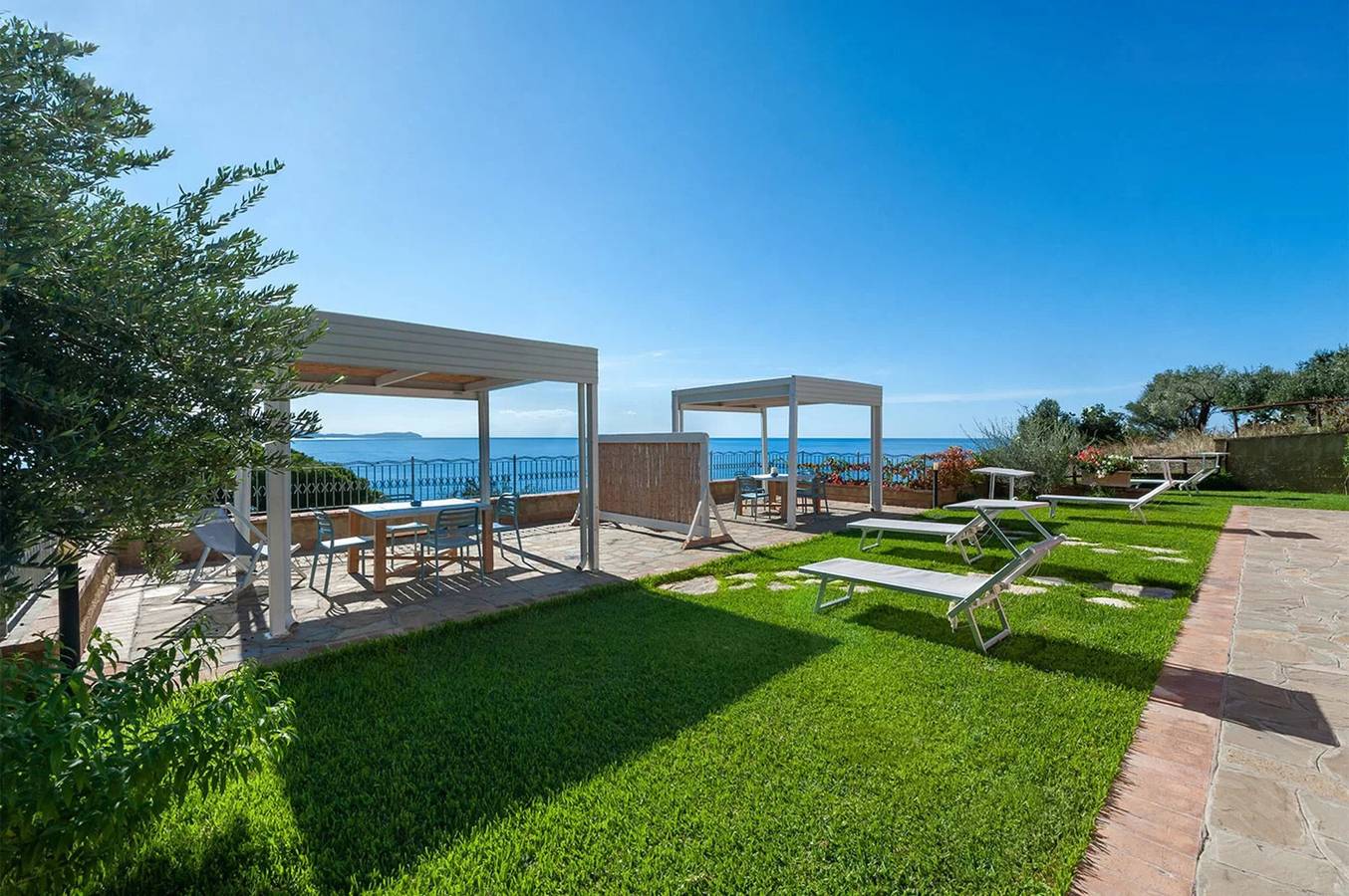 Appartamento intero, Appartamento 'Giallo' con Vista Mare, Wi-Fi e Aria Condizionata in Cilento