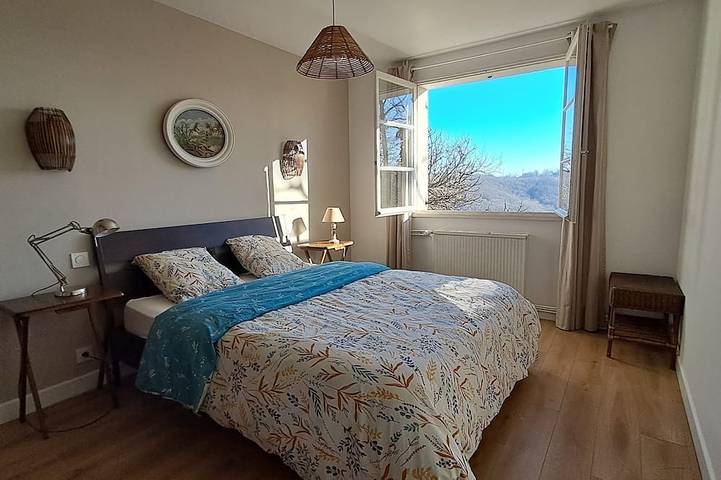 Location de vacances pour 6 personnes, avec jardin à Reilhaguet - 2