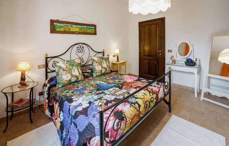 Apartamento vacacional entero, Moderno apartamento con jardín, aire acondicionado, TV, aparcamiento y WiFi - Cerca de restaurantes y del río in Chianciano Terme, Provincia de Siena
