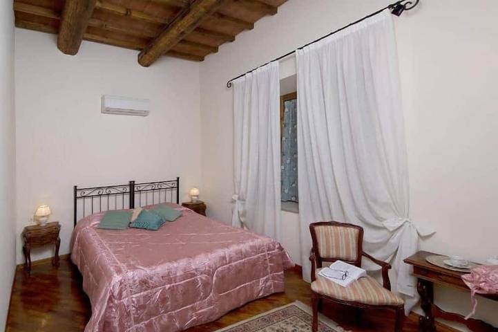 Appartement entier, Lovely one-bedroom apartment in period building downtown (7) in Prato, Province de Prato