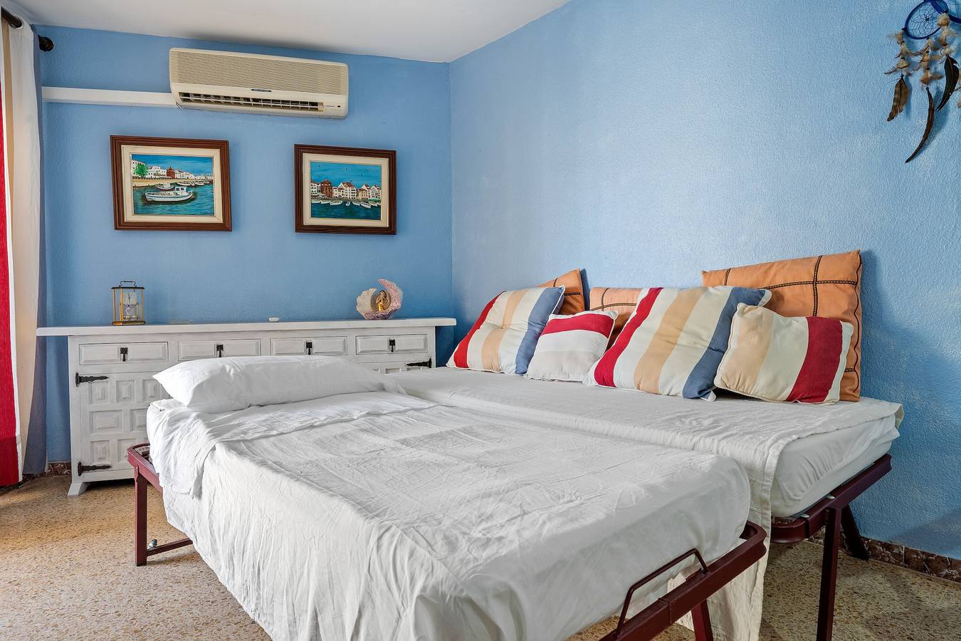 Apartamento entero, Apartamento 'A Dos Minutos Del Mar' con vistas parciales al mar, terraza y aire acondicionado in Vilafortuny, Cambrils
