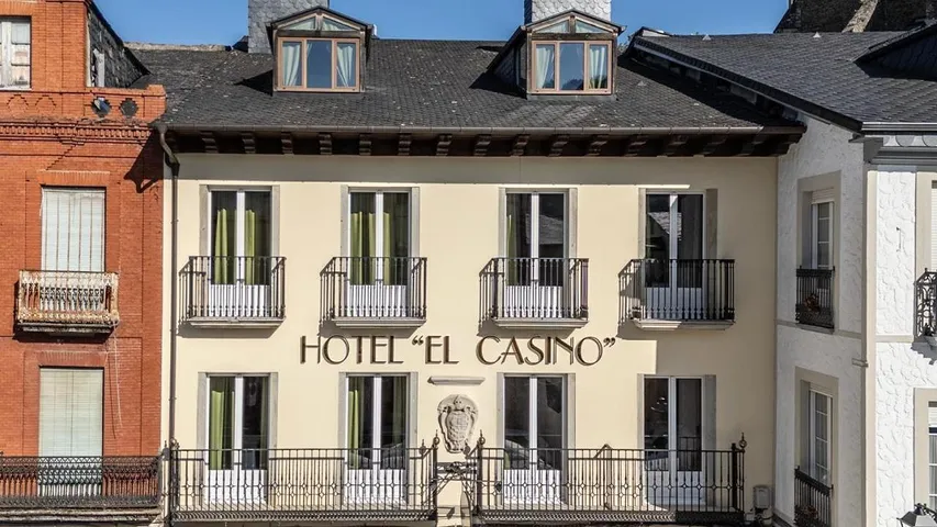 Hôtel pour 2 personnes, avec vue et terrasse - 1
