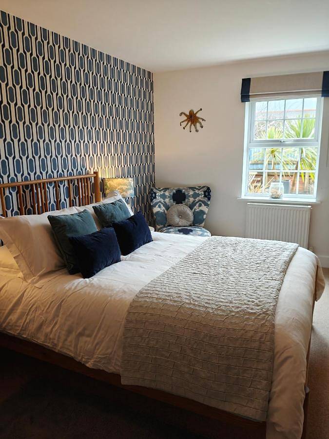 B&b for 2 people, with Terrace and Garden as well as View in Lyme Regis