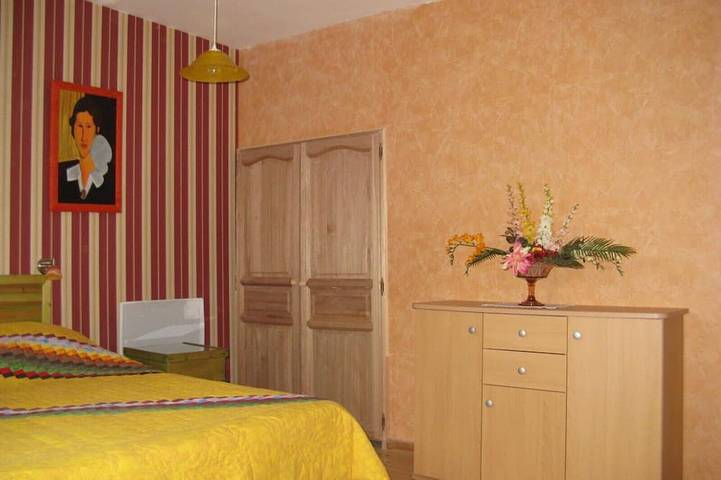 Casa independiente en un pueblo con tiendas etiquetadas 3 estrellas in Sarrey, Alto Marne