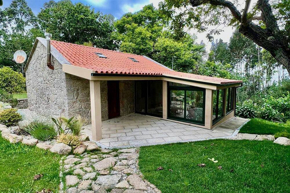 Lovely Stone Cottage in Bueu near the beach in Bueu, Rías Baixas