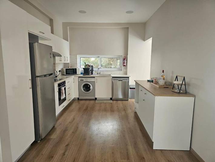 Location de vacances pour 6 personnes, avec piscine ainsi que vue et jardin dans Oróklini - 3