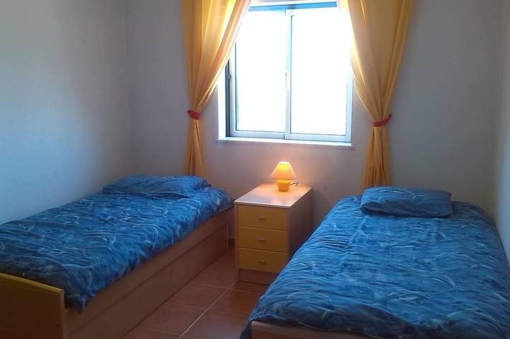 Ferienhaus für 8 Personen, mit Terrasse und Garten in Arrifana - 4