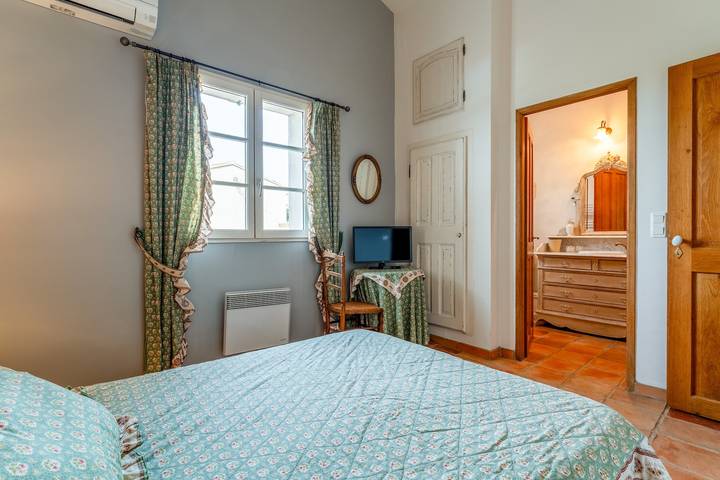 Chambre d’hôte pour 2 personnes, avec Jardin dans le Gard - 2
