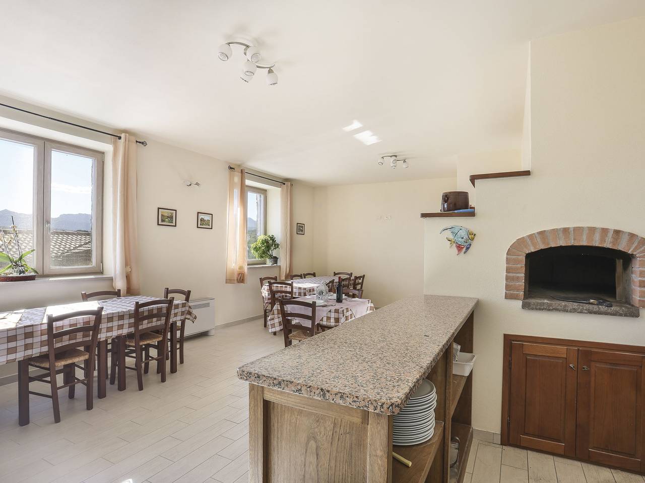 Hel lejlighed, Caminetto in Villa Collemandina, Garfagnana