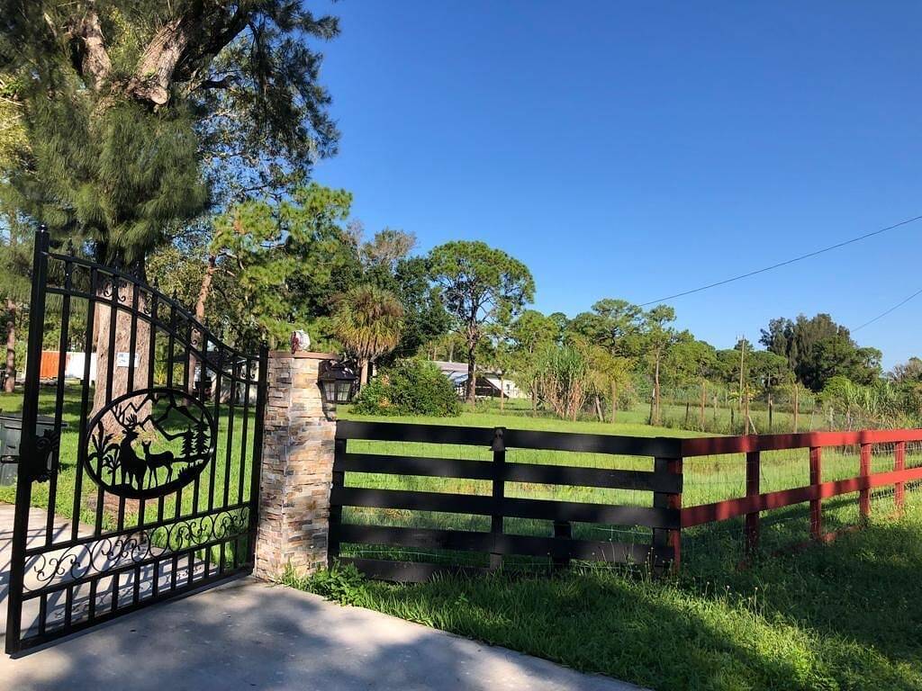 Luna’s Ranch in Hendry County