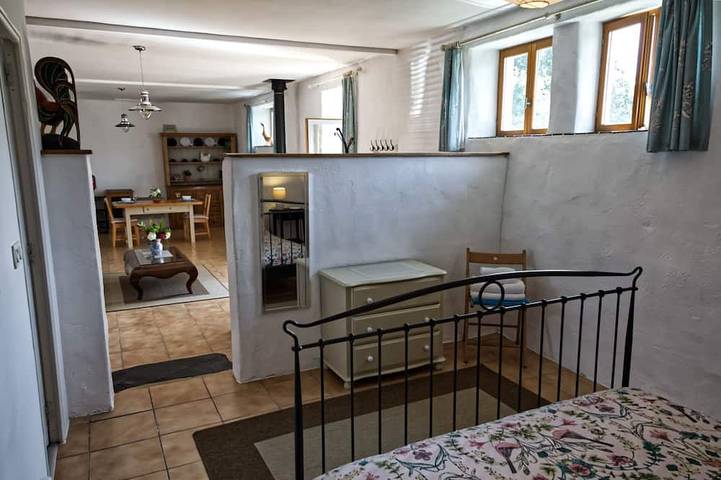 Gîte pour 2 personnes, avec terrasse à Lopérec - 2