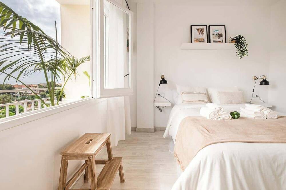 Entire apartment, Sunny & Stylish Apartment w/ A/C | Lua by Palmera in Sant Pere de Ribes, Garraf