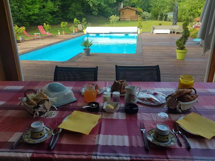 Chambre d’hôte pour 4 personnes, avec piscine ainsi que jacuzzi et terrasse à Anould - 3