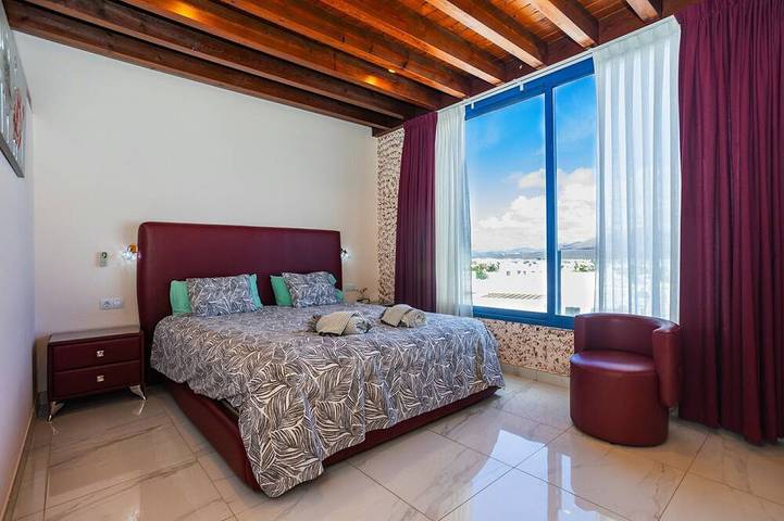 Villa Carmen Piscine privée chauffée / Climatisation Salle de jeux gratuite in Playa Blanca, Yaiza
