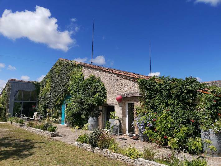 Gîte pour 15 personnes, avec piscine ainsi que jardin et terrasse à Saint-Julien-d'Eymet