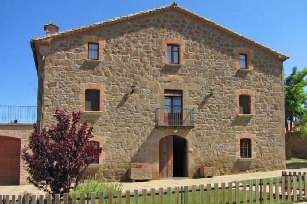 Apartment 4 guests in Casa Serra de Dalt in Lladurs, Lleida Provinz