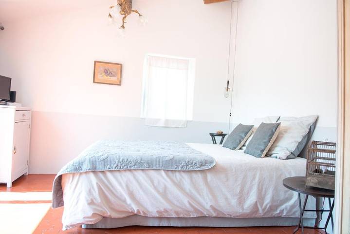 Chambre d’hôte pour 2 personnes, avec balcon et vue