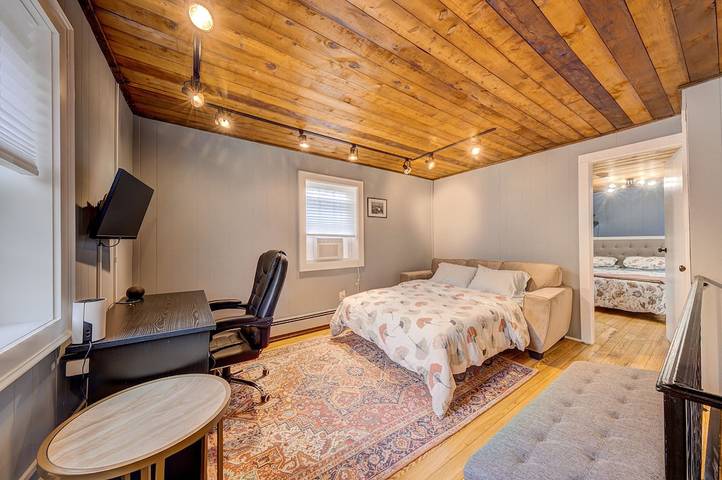 Vacation rental for 10 people, with yard and sauna as well as hot tub, with pets in Orange County (NY)