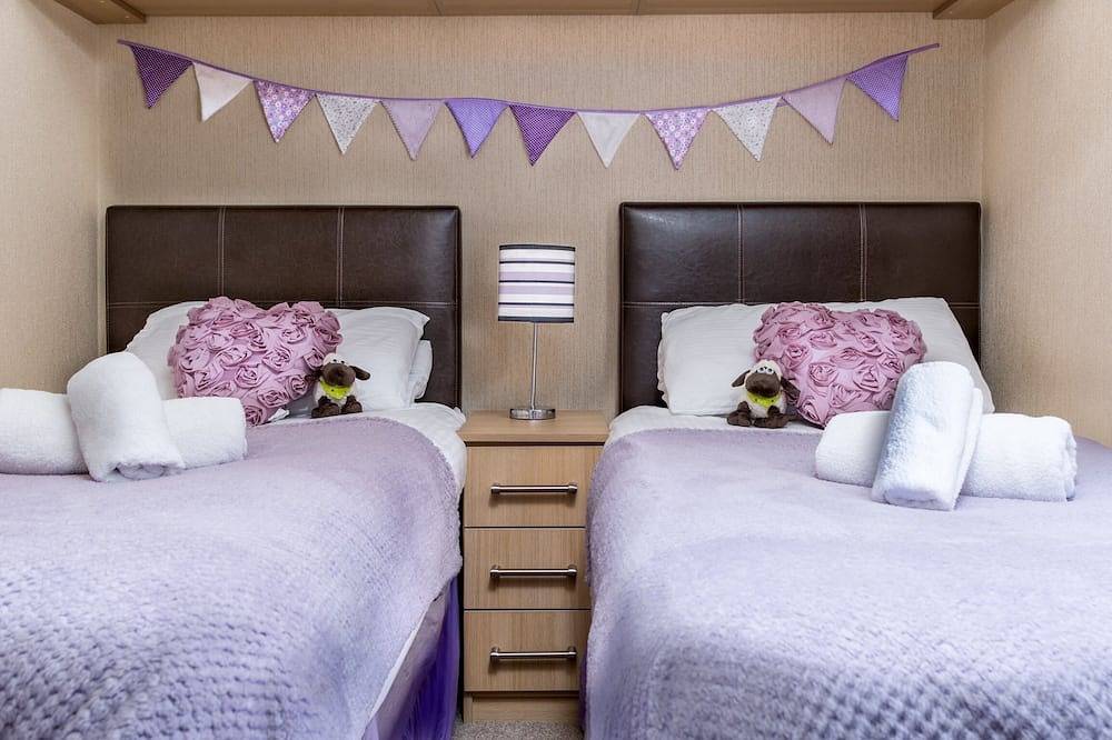 A beautiful Cabin on the 5 star White Cross Bay in a quiet area of the park - in White Cross Bay, Lake District
