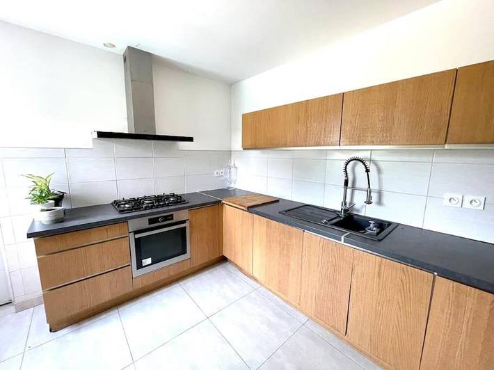 Location de vacances pour 7 personnes, avec piscine ainsi que terrasse et jardin à Poulx - 2