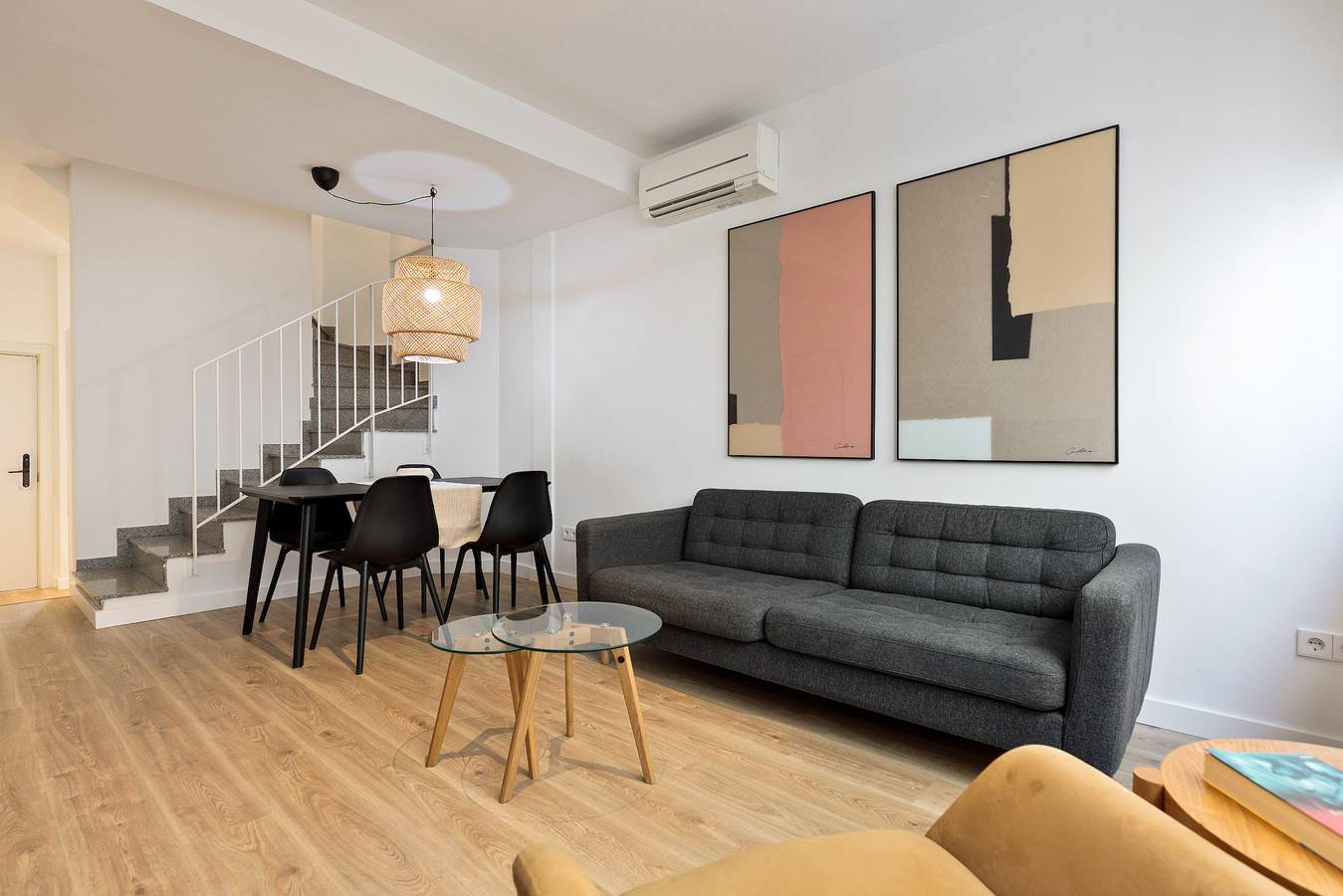 Ganze Wohnung, Ferienwohnung für 3 Personen mit Terrasse in Barcelona Zentrum, Barcelona