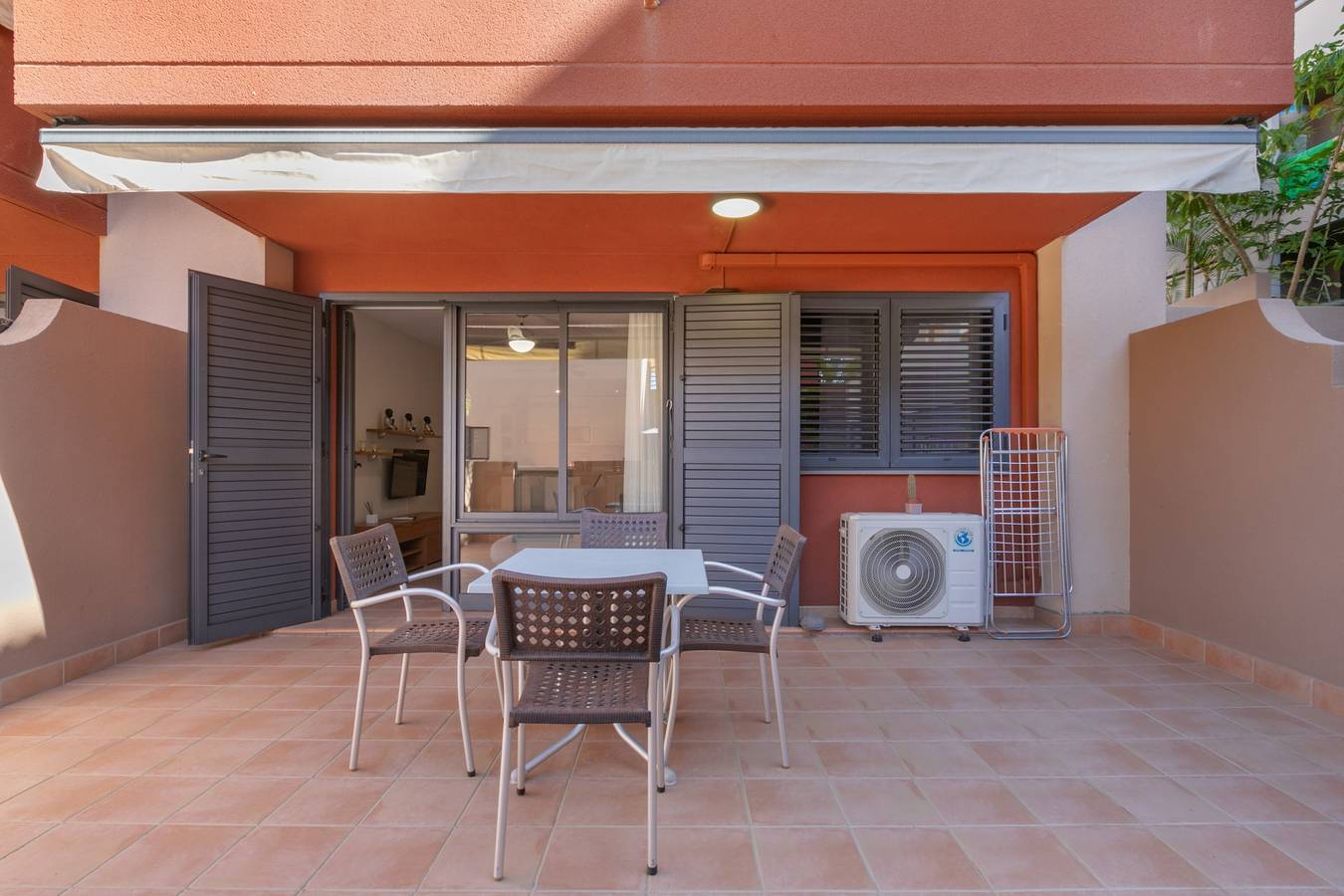 Apartamento entero, Apartamento de vacaciones 'Paradise Beach Bay' con piscina compartida, Wi-Fi y aire acondicionado in Playa Paraíso, Adeje