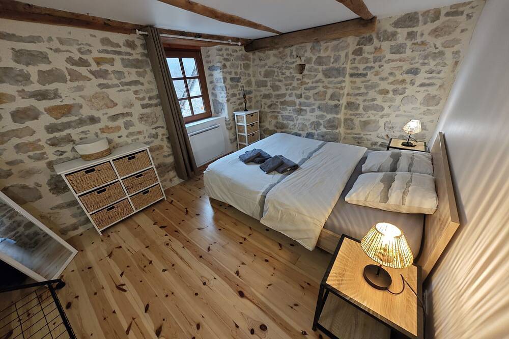 Gîte la Cardabelle -Gîte-Baño privado con bañera in Gorges du Tarn Causses, Cevenas