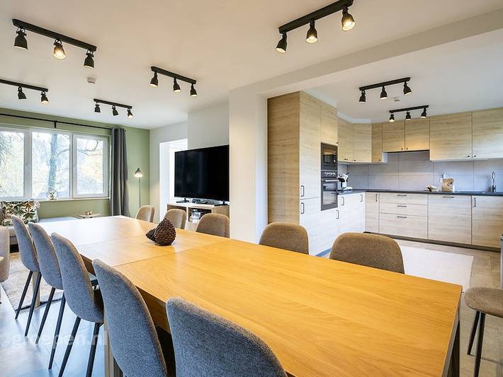 Location de vacances pour 12 personnes, avec jacuzzi ainsi que terrasse et balcon/terrasse à Manhay - 4