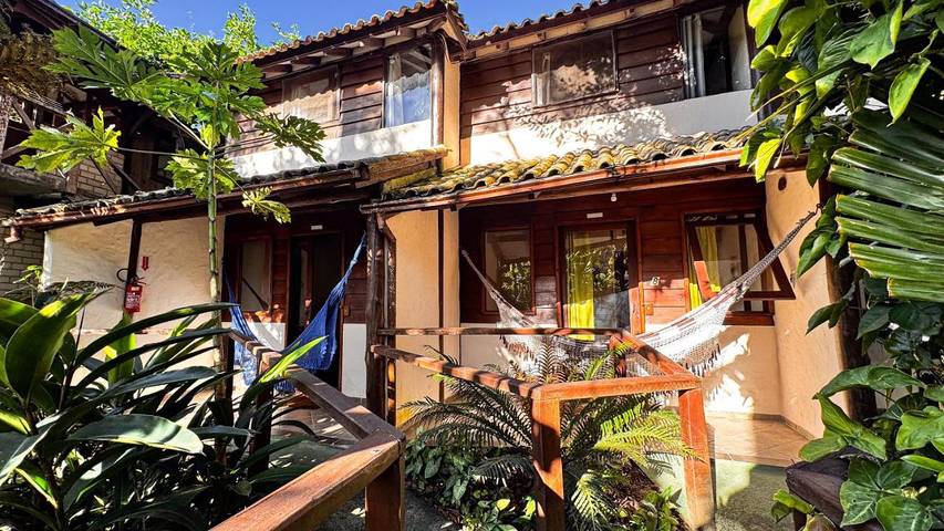Pousadas para 5 pessoas, com jardim e piscina e ainda vista, com animais de estimação em Palhoça