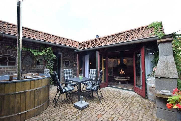 Ferienhaus für 2 Personen, mit Sauna und Pool sowie Garten und Whirlpool