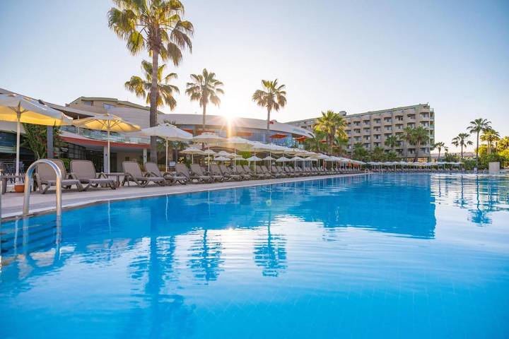 Bungalow für 4 Personen, mit Sauna und Pool sowie Garten und Whirlpool, kinderfreundlich in Side