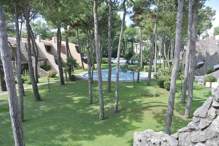 Ferienhaus für 6 Personen, mit Terrasse und Garten sowie Pool, mit Haustier