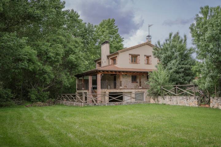 Casa rural para 10 personas, con Jardín