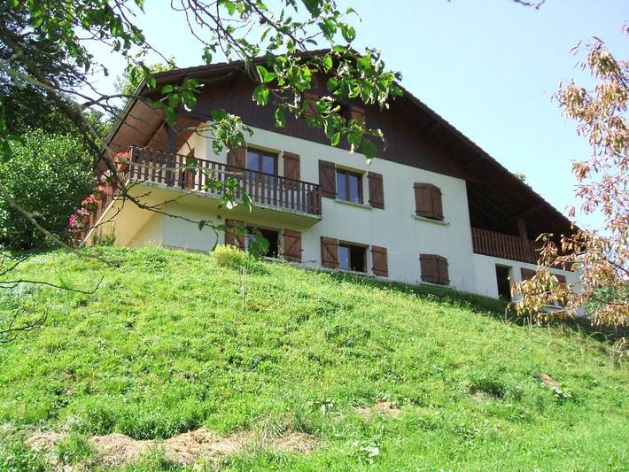 Gîte pour 4 personnes, avec terrasse et jardin à Cornimont