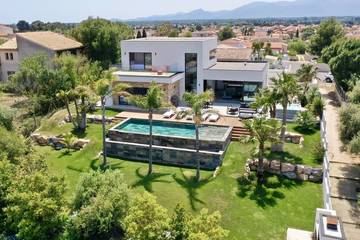 Location de vacances pour 8 personnes, avec jacuzzi et jardin à Saint-Nazaire (Pyrénées-Orientales)