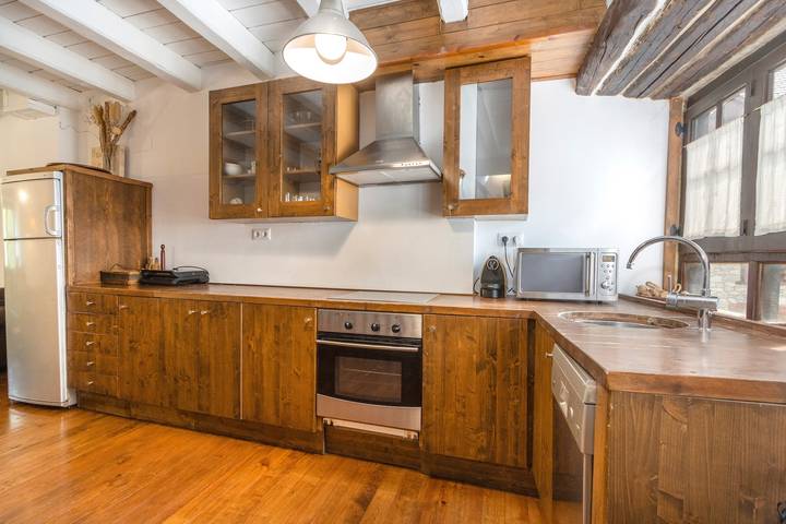 Chalet 'Casa Aranesa En Centro De Arties' con vistas a la montaña, jardín privado y Wi-Fi in Arties, Alto Arán